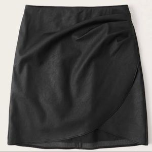 Abercrombie & Fitch Leather Ruched Mini Skirt